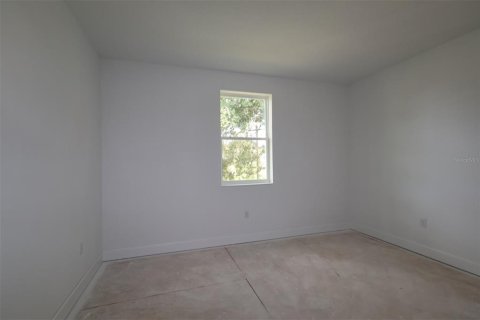 House in Apopka, Florida 4 bedrooms, 394.93 sq.m. № 2092708 - photo 5