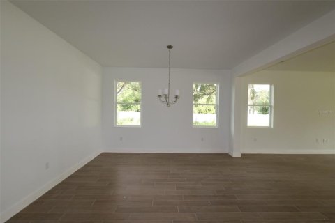 House in Apopka, Florida 4 bedrooms, 394.93 sq.m. № 2092708 - photo 11