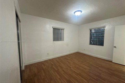 Снять в аренду виллу или дом в Майами, Флорида 3 спальни, 140.75м2, № 1958944 - фото 5