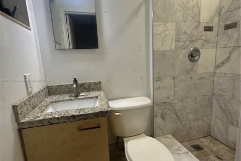 Снять в аренду виллу или дом в Майами, Флорида 3 спальни, 140.75м2, № 1958944 - фото 12