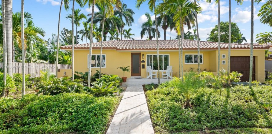 Villa ou maison à Hollywood, Floride 3 chambres, 163.04 m2 № 1964225