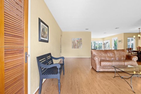 Villa ou maison à vendre à Hollywood, Floride: 3 chambres, 163.04 m2 № 1964225 - photo 3