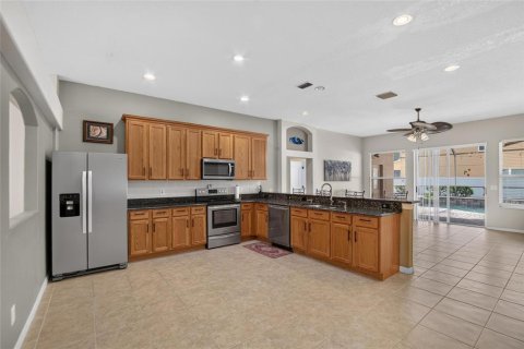Casa en venta en Brandon, Florida, 4 dormitorios, 194.63 m2 № 2384245 - foto 6