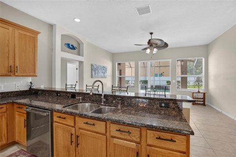 Casa en venta en Brandon, Florida, 4 dormitorios, 194.63 m2 № 2384245 - foto 10