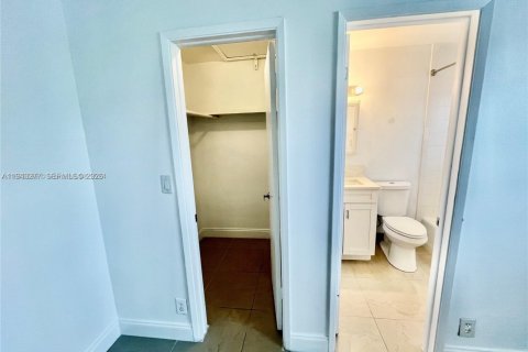 Copropriété à vendre à Pompano Beach, Floride: 1 chambre, 44.59 m2 № 1999626 - photo 14