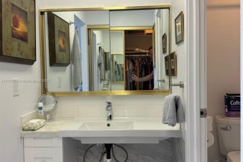 Condominio en venta en Hallandale Beach, Florida, 2 dormitorios, 106.84 m2 № 1812365 - foto 12