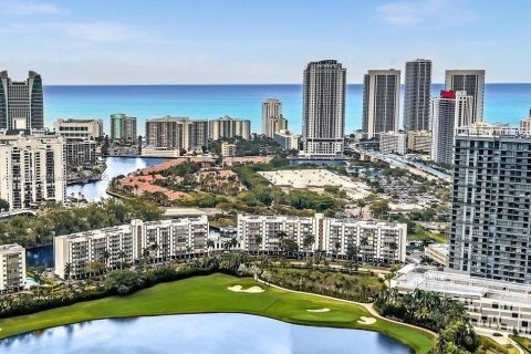 Condominio en venta en Hallandale Beach, Florida, 2 dormitorios, 106.84 m2 № 1812365 - foto 23
