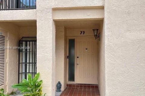 Condo in Deerfield Beach, Florida, 2 bedrooms № 2187829 - photo 2