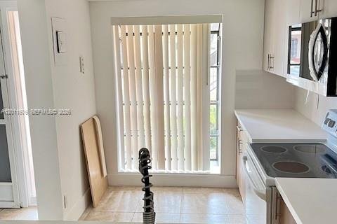 Condo in Deerfield Beach, Florida, 2 bedrooms № 2187829 - photo 3