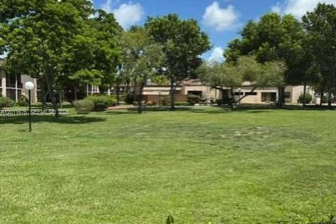 Condo in Deerfield Beach, Florida, 2 bedrooms № 2187829 - photo 26