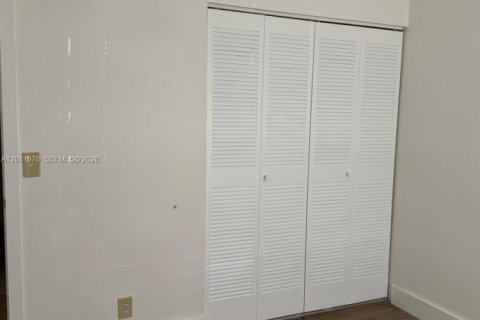 Condo in Deerfield Beach, Florida, 2 bedrooms № 2187829 - photo 13