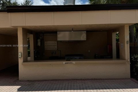 Condo in Deerfield Beach, Florida, 2 bedrooms № 2187829 - photo 29