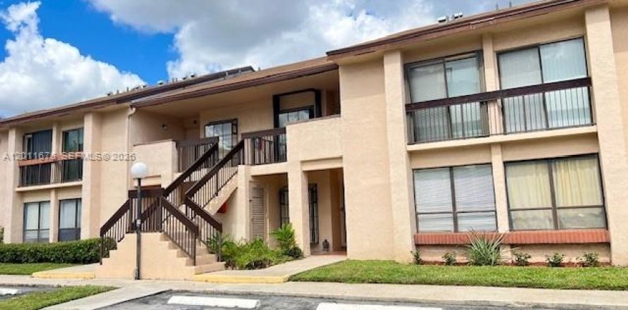 Condo in Deerfield Beach, Florida, 2 bedrooms № 2187829