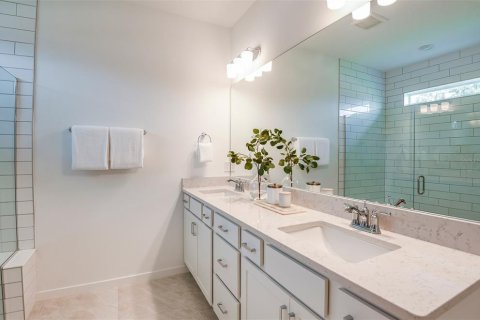Casa en venta en Zephyrhills, Florida, 4 dormitorios, 232.53 m2 № 2266882 - foto 15
