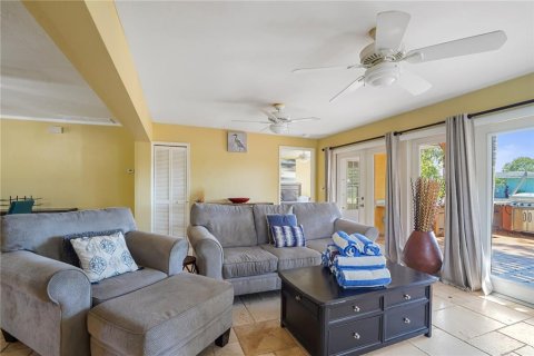 Casa en venta en Saint Petersburg, Florida, 3 dormitorios, 124.95 m2 № 1536511 - foto 19