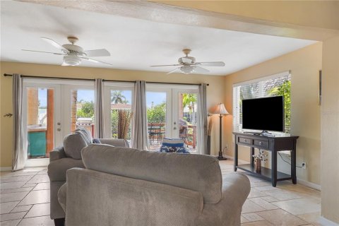 Casa en venta en Saint Petersburg, Florida, 3 dormitorios, 124.95 m2 № 1536511 - foto 15