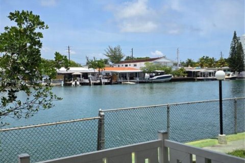 Copropriété à louer à Miami Beach, Floride: 1 chambre, 76.64 m2 № 1964845 - photo 18