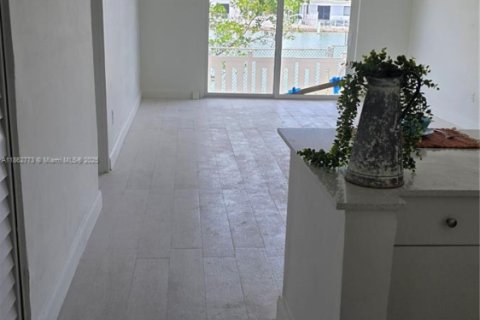 Copropriété à louer à Miami Beach, Floride: 1 chambre, 76.64 m2 № 1964845 - photo 4