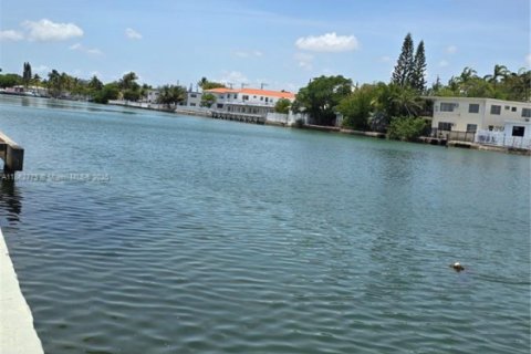 Copropriété à louer à Miami Beach, Floride: 1 chambre, 76.64 m2 № 1964845 - photo 19