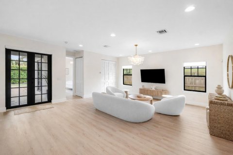House in West Palm Beach, Florida 3 bedrooms, 156.73 sq.m. № 2245953 - photo 6