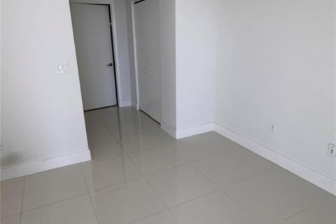 Купить кондоминиум в Майами, Флорида 3 комнаты, 94.02м2, № 2147097 - фото 5
