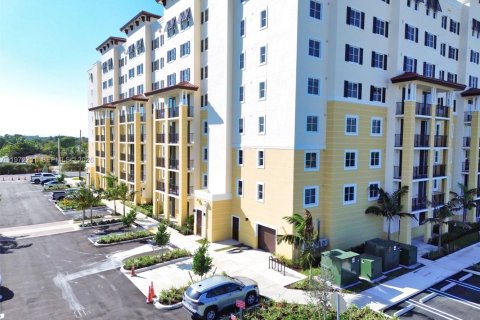 Condominio en alquiler en Sweetwater, Florida, 1 dormitorio, 65.03 m2 № 2032804 - foto 3