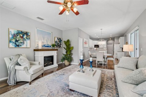 House in Valrico, Florida 4 bedrooms, 246.19 sq.m. № 2126970 - photo 17