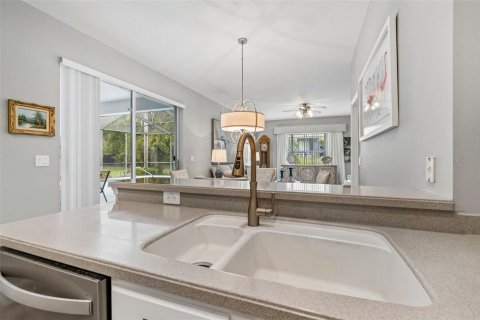 House in Valrico, Florida 4 bedrooms, 246.19 sq.m. № 2126970 - photo 14