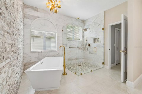 House in Valrico, Florida 4 bedrooms, 246.19 sq.m. № 2126970 - photo 24