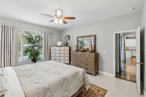 House in Valrico, Florida 4 bedrooms, 246.19 sq.m. № 2126970 - photo 22