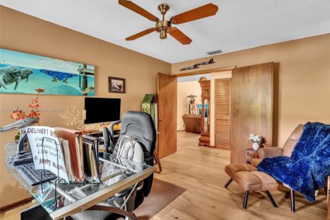 Casa en venta en Lauderhill, Florida, 4 dormitorios, 195 m2 № 1970145 - foto 13