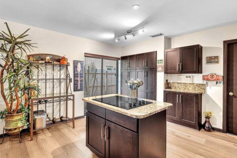 Casa en venta en Lauderhill, Florida, 4 dormitorios, 195 m2 № 1970145 - foto 28