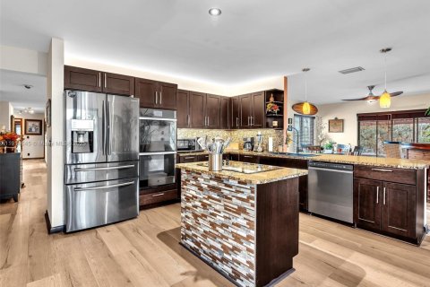 Casa en venta en Lauderhill, Florida, 4 dormitorios, 195 m2 № 1970145 - foto 24