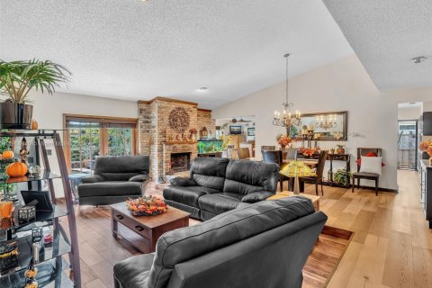 Casa en venta en Lauderhill, Florida, 4 dormitorios, 195 m2 № 1970145 - foto 15