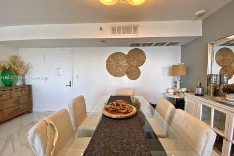 Copropriété à vendre à Aventura, Floride: 2 chambres, 126.81 m2 № 1891773 - photo 6