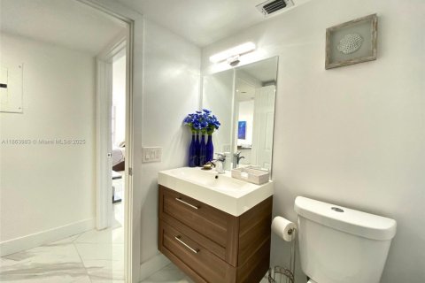 Copropriété à vendre à Aventura, Floride: 2 chambres, 126.81 m2 № 1891773 - photo 20