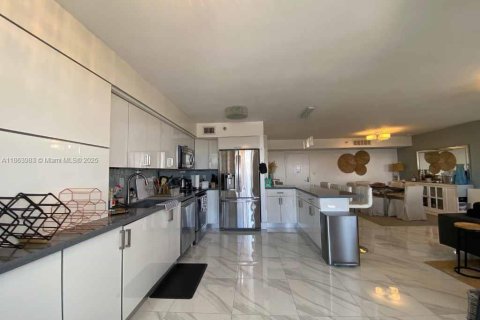 Copropriété à vendre à Aventura, Floride: 2 chambres, 126.81 m2 № 1891773 - photo 3