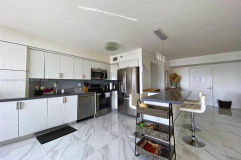 Copropriété à vendre à Aventura, Floride: 2 chambres, 126.81 m2 № 1891773 - photo 4
