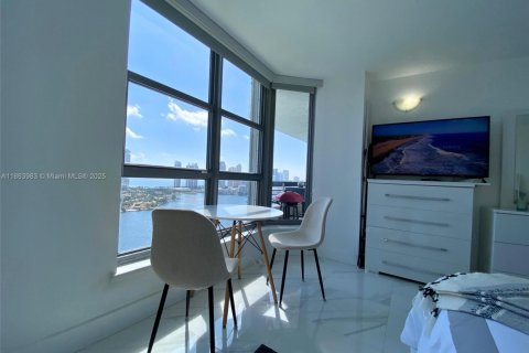 Copropriété à vendre à Aventura, Floride: 2 chambres, 126.81 m2 № 1891773 - photo 23
