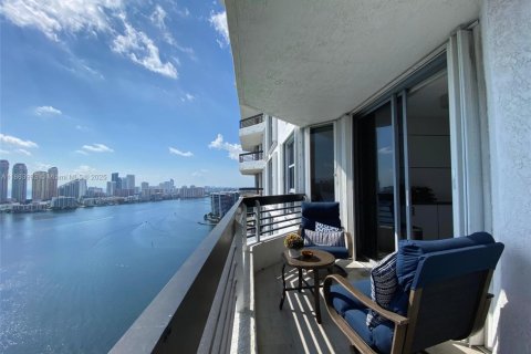 Copropriété à vendre à Aventura, Floride: 2 chambres, 126.81 m2 № 1891773 - photo 10