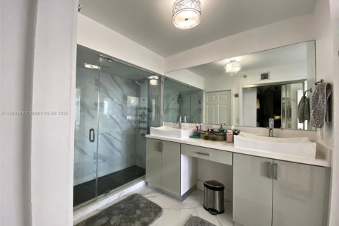 Copropriété à vendre à Aventura, Floride: 2 chambres, 126.81 m2 № 1891773 - photo 27