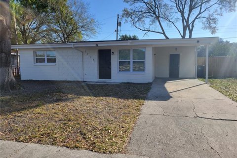 House in Tampa, Florida 2 bedrooms, 73.58 sq.m. № 2228141