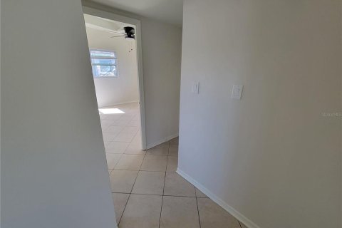House in Tampa, Florida 2 bedrooms, 73.58 sq.m. № 2228141 - photo 7