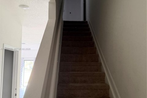 Townhouse in Florida City, Florida 3 bedrooms, 136.19 sq.m. № 2028280 - photo 5