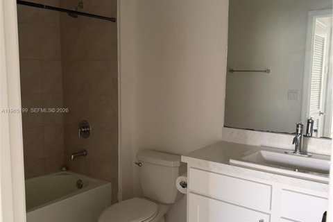 Townhouse in Florida City, Florida 3 bedrooms, 136.19 sq.m. № 2028280 - photo 11