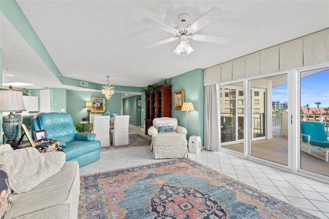Condominio en venta en Daytona Beach Shores, Florida, 2 dormitorios, 143.07 m2 № 1685171 - foto 16