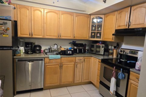 Appartement à Hollywood, Floride 2 chambres, 106.84 m2 № 1947608