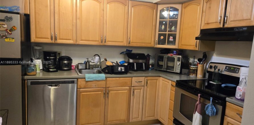 Appartement à Hollywood, Floride 2 chambres, 106.84 m2 № 1947608