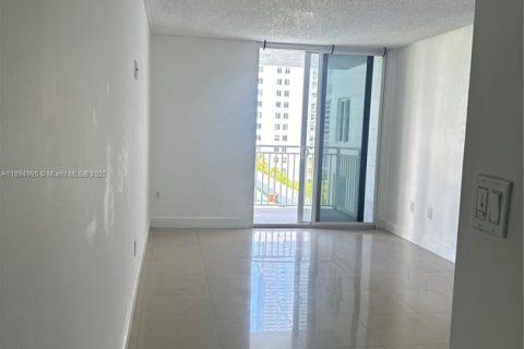 Снять в аренду кондоминиум в Майами, Флорида 2 спальни, № 1947482 - фото 11