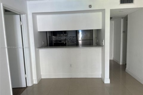 Снять в аренду кондоминиум в Майами, Флорида 2 спальни, № 1947482 - фото 5